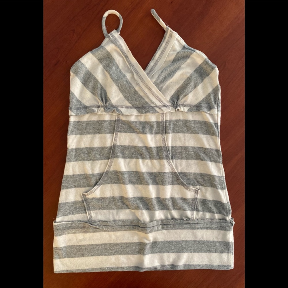 Younique Women’s Tank. EUC.